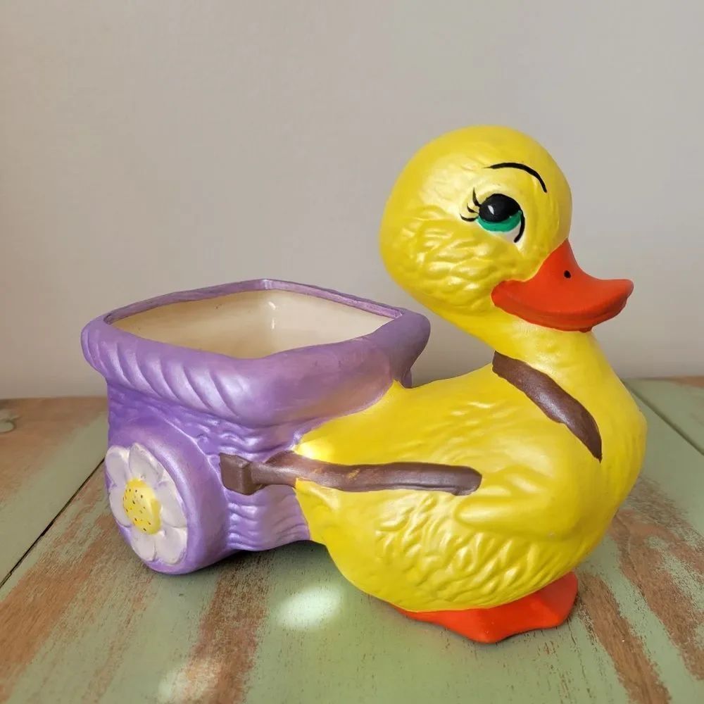 Vintage Duck Pulling Wagon Ceramic Planter 🦆💛💜